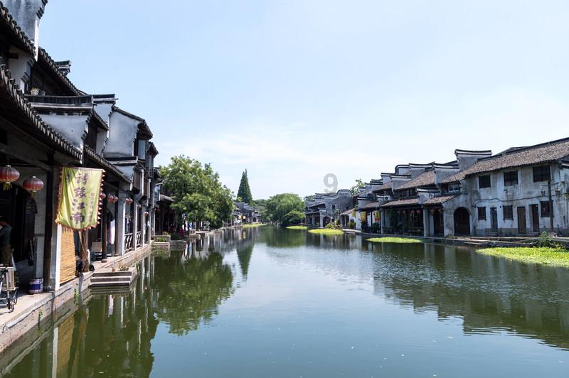 跳动的圆球